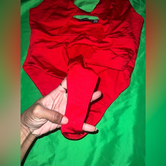 NWOT Pretty Little Thing Chic Red Cutout Swimsuit size 6 - Picture 7 of 8